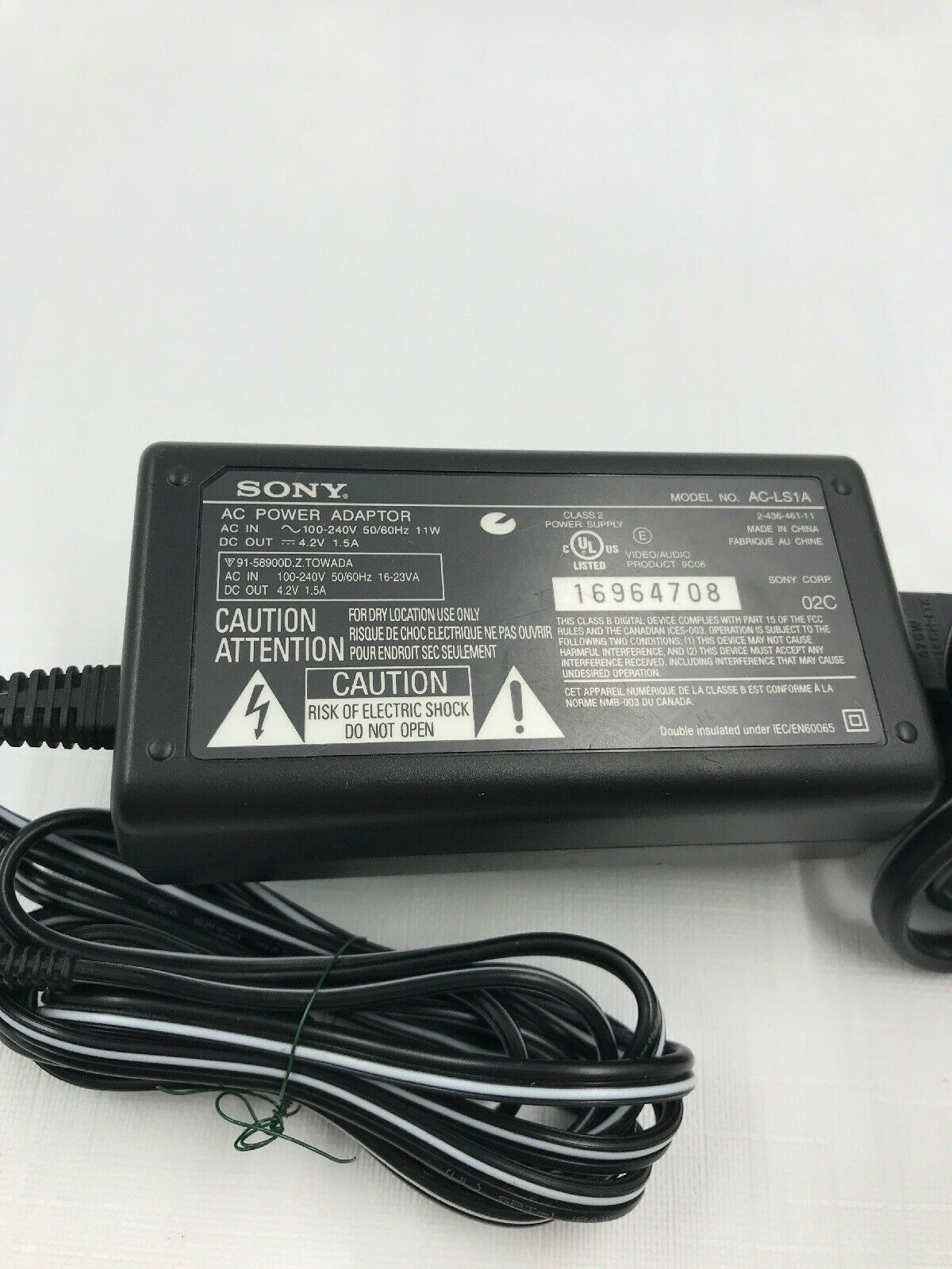 NEW Sony AC-LS1A AC Power Adaptor input100V-240V output 4.2V 1.5A